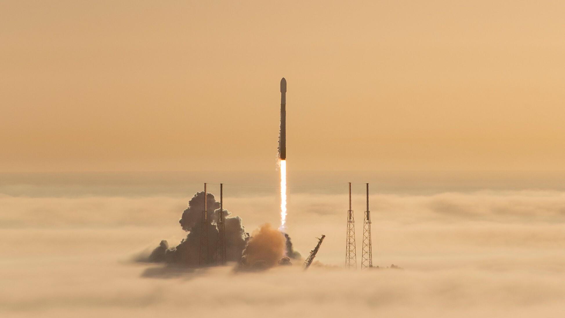 a05_business-13xfalcon9ima.jpg